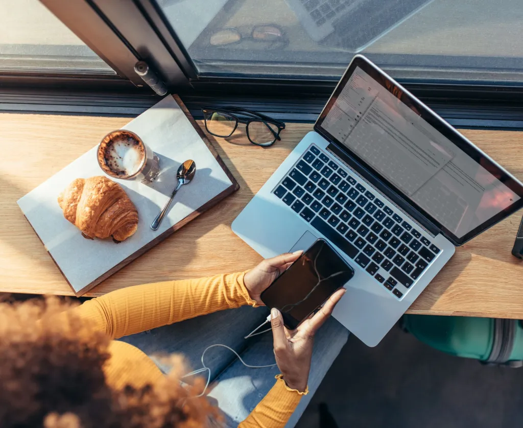 Laptops for Digital Nomads: What Works Best for Travelers Worldwide